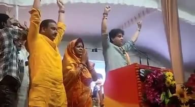 महाराज की बात पे बटन दबेगा हांथ पे #BiharRejectsNDA #TrumpIsLosing #VoteForTejashwi #voteforkamalnath