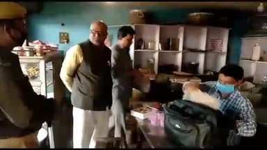 सेवराई: सेवराई में खाद्य विभाग ने दुकानों पर छापेमारी कर खाद्य पदार्थों के लिए नमूने, बाज़ार में मचा हड़कंप #खाद्य_विभाग
