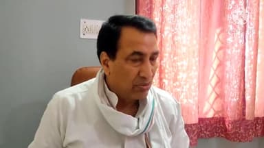बसवा: बसवा में पानी की समस्या को लेकर कांग्रेस कार्यकर्ताओं ने विधायक खटाना को कराया अवगत, सौंपा ज्ञापन #पेयजल_समस्या