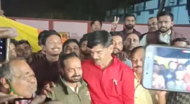 मेहगांव से कांग्रेस प्रत्याशी #हेमंत_कटारे ने दी ओ.पी.एस भदौरिया को जीत की बधाई।