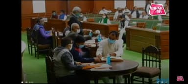 आलमनगर विधानसभा क्षेत्र संख्या 70 से श्री नरेंद्रनारायन यादव ने 7वी बार विधायक पद की सपथ।।
#आलमनगर_विधानसभा