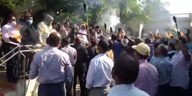 रायपुर: छत्तीसगढ़ अधिकारी कर्मचारी फेडरेशन ने सरकार के खिलाफ खोला मोर्चा, मशाल रैली निकालकर जताई नाराजगी। #कर्मचारी_संघ