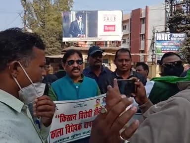 लगभग सभी विपक्षी पार्टियों का भारत बंद का समर्थन, सड़क पर उतरे लोग, बंद का मिला-जुला असर।
#india #bharat_band
