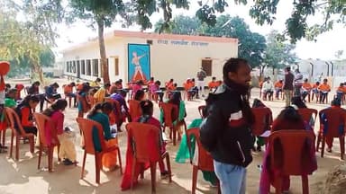 दुधि: सेवा कुंज आश्रम में 25 दिसंबर सुशासन दिवस के अवसर पर दर्जनों छात्र व छात्राओं ने दिया प्रतियोगिता परीक्षा। #बभनी