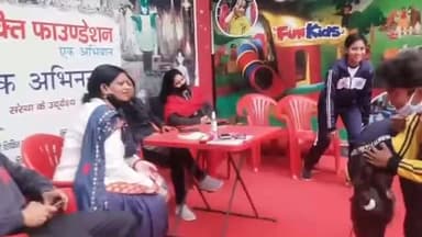 #मिशन शक्ति......एक संकल्प
#सशक्त नारी, सशक्त समाज
महिलाओं को आत्मरक्षा के गुर सिखाती हुई प्रशिक्षिका दीप्ति पुरोहित