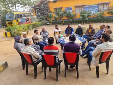गढ़वा: शहर के नवादा मोड़ इस्थित उत्सव गार्डेन में स्वर्णकार समाज की बैठक सम्पन्न, पुरानी कमेटी हुई भंग#स्वर्णकार#समाज#बैठक