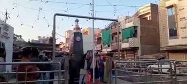 आलोट नगर स्थित विजय स्तंभ चौराहे पर ध्वजारोहण किया।
#republicday2021
@nakulknath