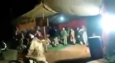 यूपी के #बडौत में #आधी_रात को #किसानों पर #लाठीचार्ज कर उनको #खदेड़ने क़ि ख़बरे औऱ #विडिओ हुई वायरल...