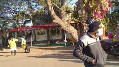 हुज़ूर: CTET : केंद्र सरकार की शिक्षक पात्रता परीक्षा आज, निर्धारित समय से 2 घण्टे पहले बुलाया छात्रों को।
#examcenter #ctet