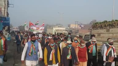 हाटा नगर में #चौरी_चौरा_शताब्दी_महोत्सव के अवसर पर प्रभात फेरी व महापुरुषों के मूर्ति पर माल्यार्पण
वन्दे मातरम
