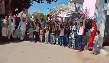 करौली: गांव चैनपुर (वर्रिया) में
तीन काले कानूननो के खिलाफ
जाम#kishanprotest