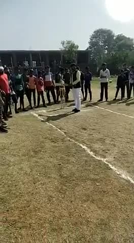 #बीएचयू के #छित्तूपुर क्षेत्र में #युवा_साथियों द्वारा #क्रिकेट_मैच का आयोजन के बीच युवा साथियों संग...