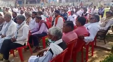 #किसानो_आंदोलन के समर्थन में कॉंग्रेस का #पैदल_मार्च।
संबोधित करते हुए पूर्व मंत्री व विधायक सग़ीर खान।