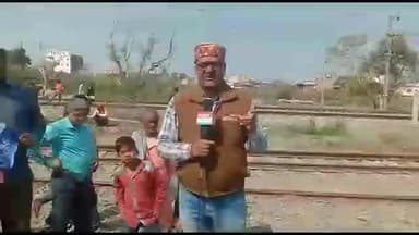 MSP का कानून बने, किसान विरोधी कानून वापस हो। ✊
#FarmersProtest #StandwithFarmers #joinaap.in 9931018391. ✊🙏🇮🇳