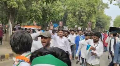हम सरकार गिरा देंगे
#नौकरी_दो_या_डिग्री_वापस_लो
अगर रोजगार नही तो ये निकम्मी सरकार नही।