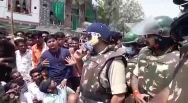 कांग्रेस नेता हत्याकांड #इन्द्र प्रताप सिंह छोटे राजा पठिया । कारवाई की मांग को लेकर छतरपुर में  किया धरना प्रदर्शन।