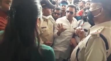 आज राजगढ़ में NSUI द्वारा राजगढ़ कलेक्ट्रेट का घेराव किया गया ।।"#NaukriDoYaDegreeWapasLo "