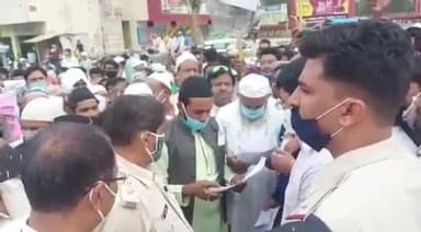 #शहडोल मे #मुस्लिम समाज ने #वसीम_रिजवी के खिलाफ़ #राष्ट्रपति के नाम #ज्ञापन सौंपा और #पुतला फूंका