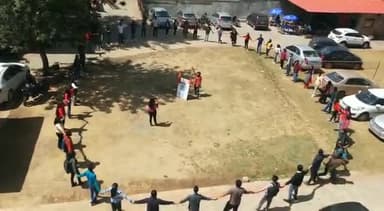 "मानव श्रृंखला" के माध्यम से प्रशासन के खिलाफ किया विरोध प्रदर्शन। 
#WhereisCUHP