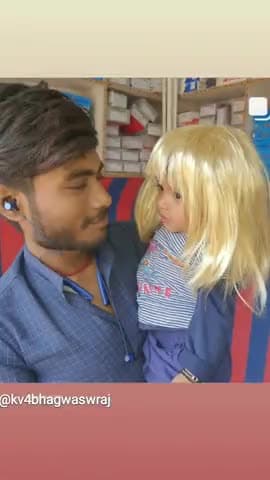 फरिश्ते भी उसके साथ खेलने आते हैं,
खेलते-खेलते वो भी बच्चे बन जाते हैं
#cutebaby