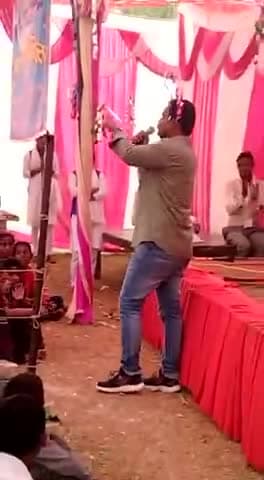 माना #औरों के जितना #पाया नहीं,
लेकिन #खुश हूं कि #गिरकर कुछ #उठाया नहीं!!
#स्वाभिमान #इज्ज़त से बड़ा #कुछ नहीं!!!