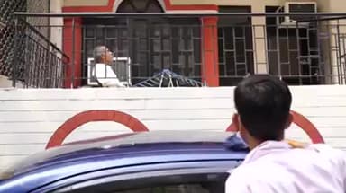 कोरोना से बचाव के लिए मास्क आपका सुरक्षा कवच है, इस वक्त बचाव ही इलाज है। 
#Use_Mask
