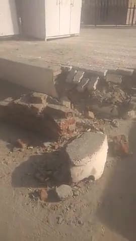 #जुगाड़# लापरवाही। महाराणा प्रताप चौक बहराइच KDC के सामने जो cut stone लगाये थे रातो रात अब उजड़ गये हैं ।