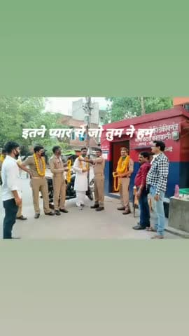 कोन कहता है की #यारी बर्बाद करती है,
अरे ओ यारो कोई #निभाने वाला हो तो #दुनिया याद करती है..!