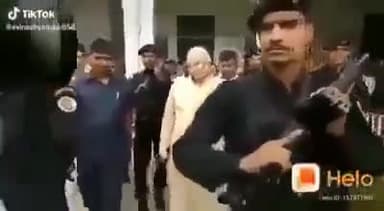बहारों फूल बरसाओ मेरे सरकार आ रहे हैं
#लालूयादव