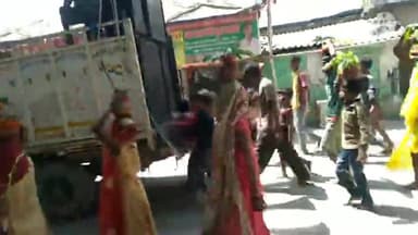 हाजीपुर: #ashtjaam #हाजीपुर के सलेमपुर गाव मे आज अष्टयाम यग के लिये कलश यात्रा निकाला गया #corona #ashtjaam#बिहार_कोरोना