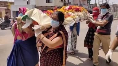 कितना वीरान उसने चमन कर दिया।
#covid19guideline -19