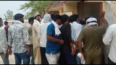 #विकासखंड #सिद्धौर में #मतगणना #पास बनवाने के लिए उमड़ी #भीड़ #जमकर उड़ी #सोशल #डिस्टेंसिंग की धज्जियां प्लीज #फॉलो मी