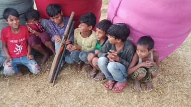 हरलाखी: क्रिकेट के प्रति बच्चों की दिलचस्पी दिन पर दिन बढ़ती जा रही है
लॉकडाउन का भरपूर मस्ती करते हुए नन्हे से बालक
#abdul