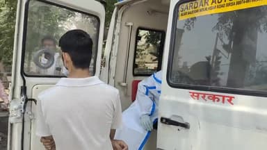 #कोरोना_वायरस #covide_19 #news
लाल बत्ती फतेहाबाद पर स्वास्थ्य विभाग ने लिए कोरोना जांच सैंपल।plz फॉलो करें।