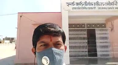 बीकानेर: #अक्कासर गांव में सरपंच प्रतिनधि ओर ग्रामवासी सेनेट्राइज का छिड़काव करते हुए।