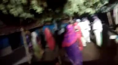 #ब्रेकिंगन्यूज़ तामिया के साजकुही के मढालढाना में एक विवाह कार्यक्रम को रोकने गए प्रशासनिक अमले पर ग्रामीणों ने किया हमला