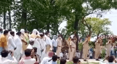 राजकीय सम्मान के साथ हमारे राजद विधायक एवं बिहार के पूर्व कृषि मंत्री रामविचार राय जी को श्रध्दांजलि अर्पित की गई!🙏🙏
#अलविदा #omsanti