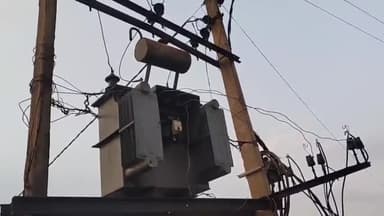 घाघरा: #चपका डीपा में ट्रांसफॉर्मर की तेल चोरी लोग पैसा समान की चोरी करते है यहां तेल की होती है
सब घाघरा के बिजली मिस्त्री लोग