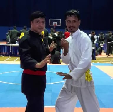 Me with Master Juma khan ji...
at #tamilnadu
#pencak #silat #selfdefence #sports #fitindia #mandi #Himachal_Pradesh