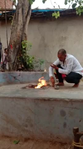 आज गांव में #कालका_माता के मंदिर में पूजा अर्चना कर
#घंटा चढ़ाया और कालका दाई से आशीर्वाद लिया गांव व क्षेत्र की प्रगति