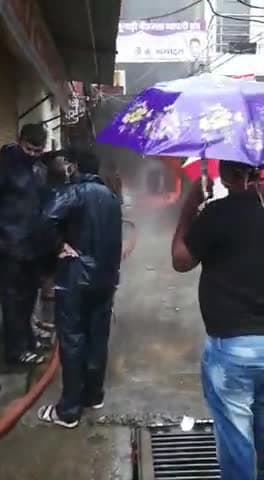 अजमेर: मुंदरी मोहल्ले में लगी बैग की दुकान में भीषण आग || #fire #ajmerupdates ||  latest Live news
