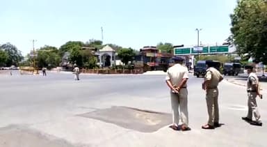 इंदौर: इंदौर में आज मुख्यमंत्री जी ने बैठक ली कलेक्टर में और कैसा रहा उनका काफिला जरूर देखें #corona_case #lockdown new
