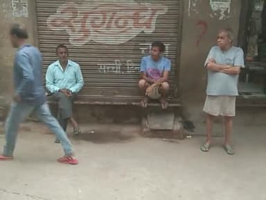 अलवर: yaha corona gaidline ka palan koi nhi kar rha h na hi mask h inke paas#coronaliveupdate