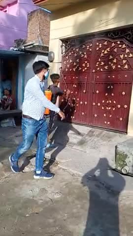 रूड़की: #@#roorkee ke tota kalyanpur #@#mein ho #@#raha sanitizer#@#