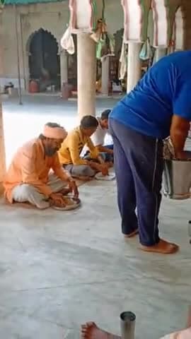 कॉरोना महामारी में ग़रीब साधु संतो को लंगर खिलाया | आप भी जरूरत मंद व्यक्ति की मदद करो #corona_awarness_video #CORONA