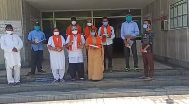सराड़ा: सराड़ा तहसील के जावर माइंस में दिनांक 26 मई 2021 कोरोना वॉरियर्स किया सम्मान
@udaipur
#corona_warriors
#rajsthan_news