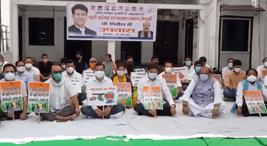 #उपवास उत्तराखंड प्रदेश कांग्रेस कमेटी द्वारा प्रदेश में ध्वस्त हो चुकी स्वास्थ्य सेवाओं और लगातार बढ़ती महंगाई के विरोध में आहूत #उपवास में प्रदेश कांग्रेस अध्यक्ष श्री प्रीतम सिंह जी के साथ सम्मिलित हुआ