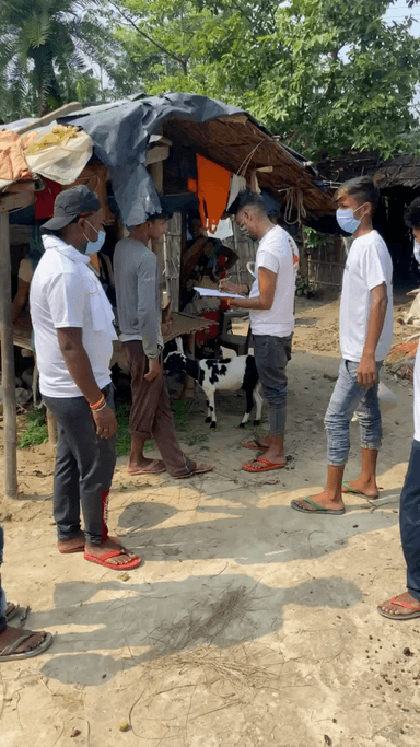 राशन सामग्री ज़रूरतमंदो के बीच बाँटते #टीम_अजीत के सदस्य #bhasar #sitamarhi #viral #coronawarrios