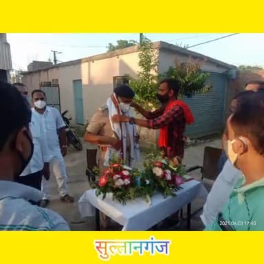 शांति समिति के बैठक में नए #थानाध्यक्ष लाल #बहादुर जी को बुके एवं #अंगवस्त्र देकर स्वागत जदयू नेता #मिथलेश #चंद्रवंशी