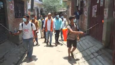 विधानसभा मलीहाबाद के ग्राम पंचायत रसुलपुर में माननीय संसद कौशलकिशोर जी के पुत्र विकासकिशोर गांव में जाकर sanitize #कराया
